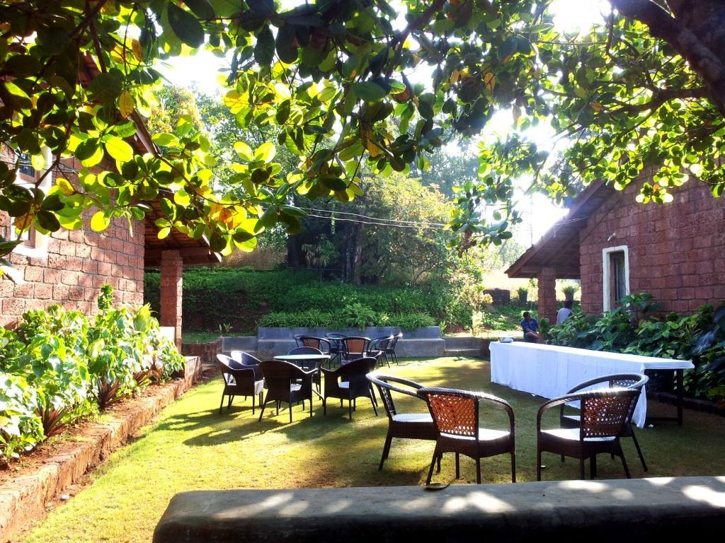 Cherilyn Monta Resort - Ratnagiri Vatul Eksteriør bilde